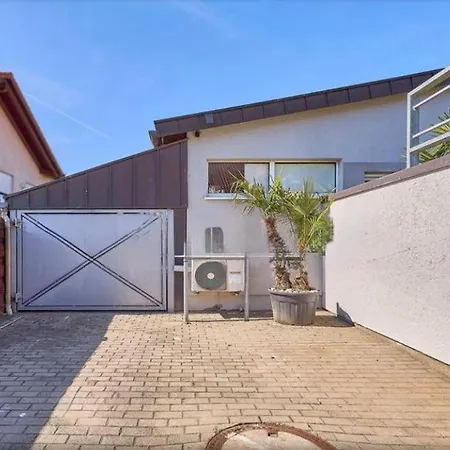 4 Modernly Built شقة