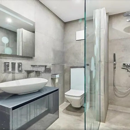 4 Modernly Built *